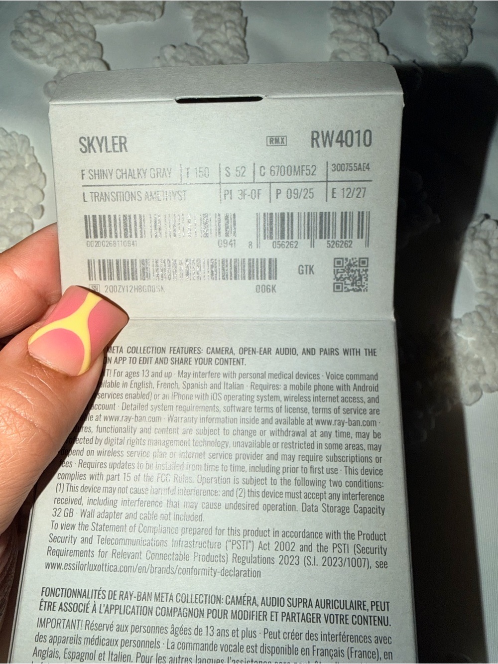 Ray-Ban Meta Women's White Frame Sunglasses with Tan Case - Picture 6 of 6